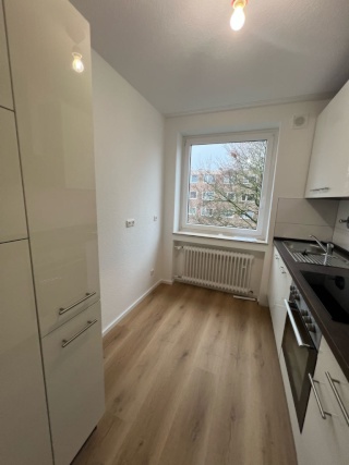 Anzeigenbild: Helle 3 -Zimmerwohnung - Erstbezug nach  Modernisierung