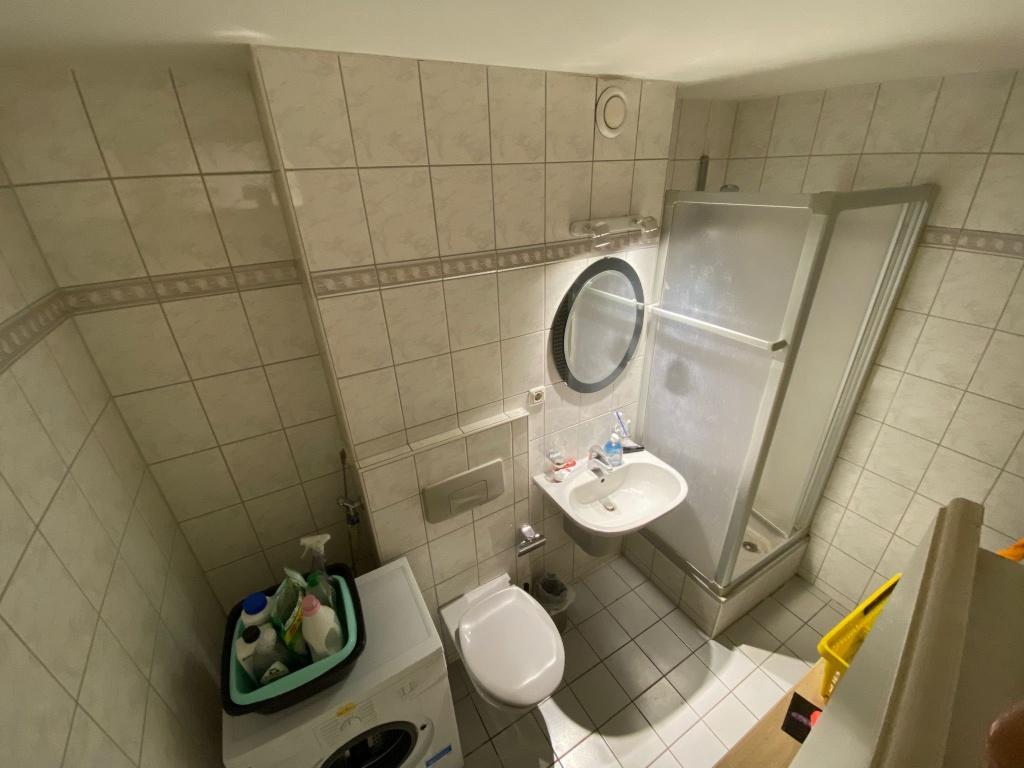 WG-Zimmer Garching b. München Professor-Angermair-Ring 20 - WC & Dusche