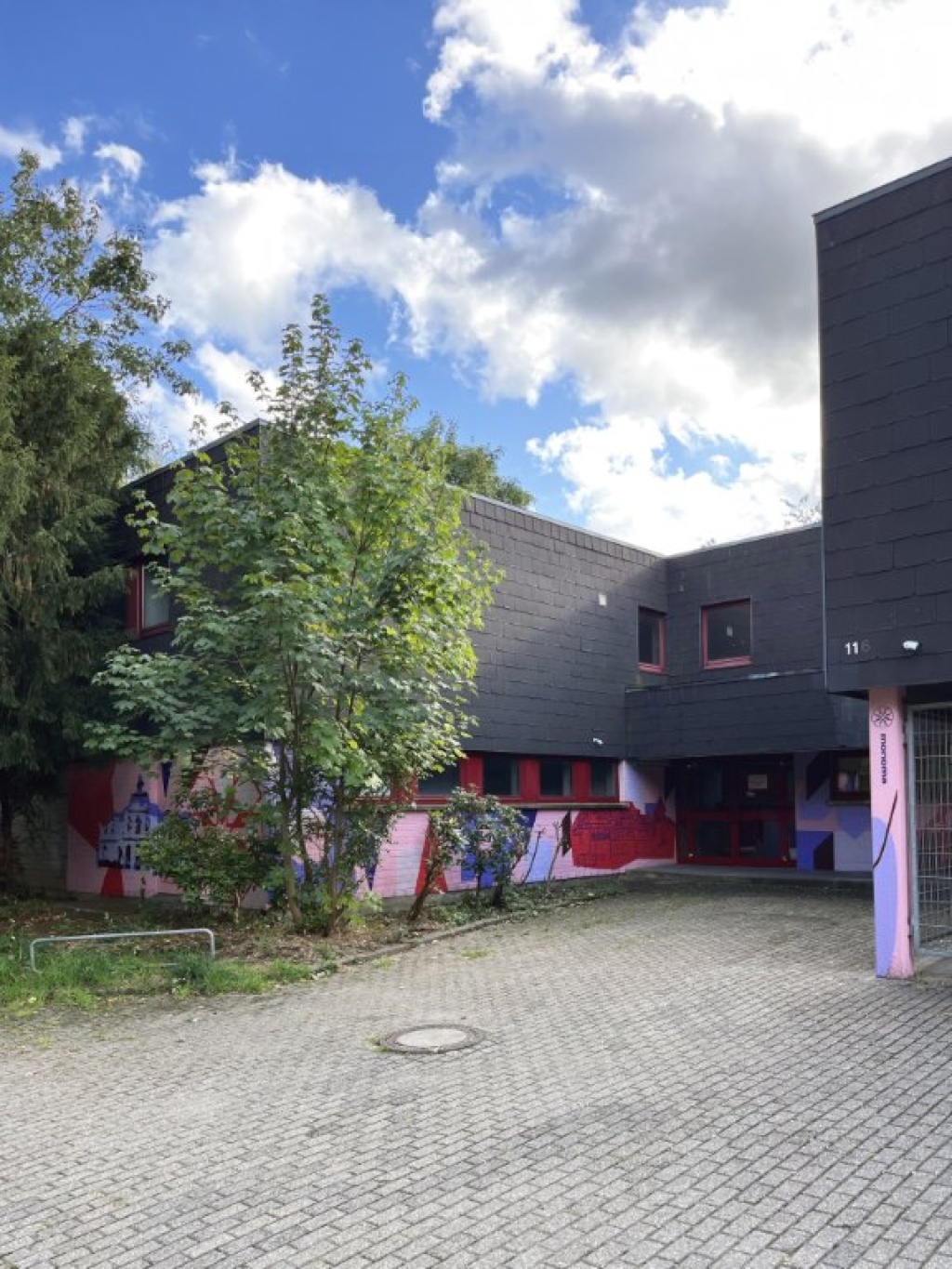 WG-Zimmer Eller Am Straußenkreuz - Fassade