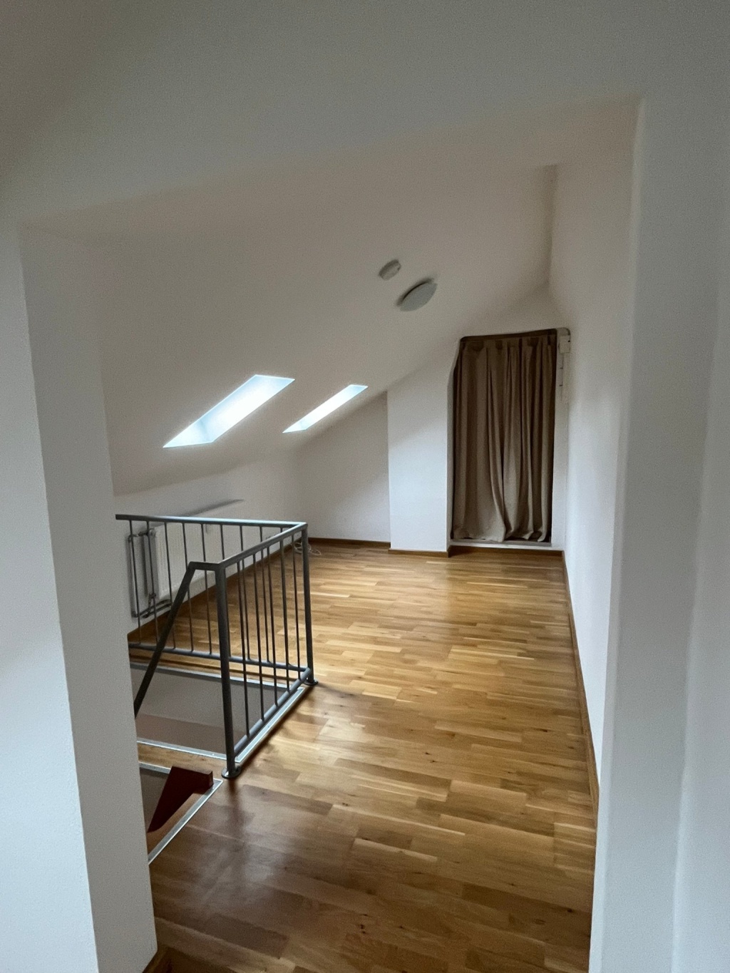 2,5 ZKB: Modern und hochwertig ausgebaute Maisonette für Studenten/junge Berufsanfänger, ruhige Hofhauslage - nur 7 Minuten zu Campus/Klinikum – Hartwigstraße 6, 34125 Kassel Wesertor – Vorschaubild 10