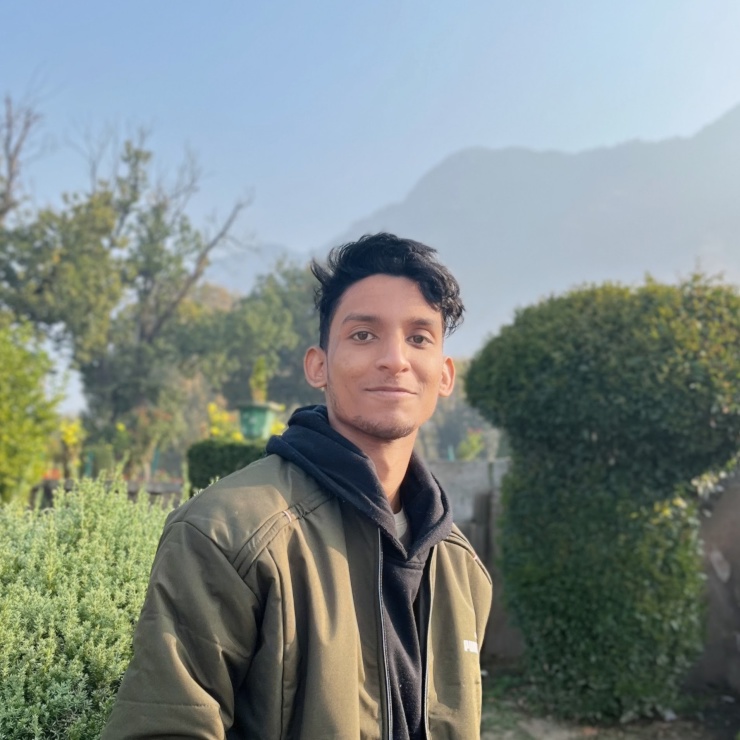 Ad image: Internationaler Student (21) sucht WG-Zimmer oder Apartment ab WS 2026 in Salzburg