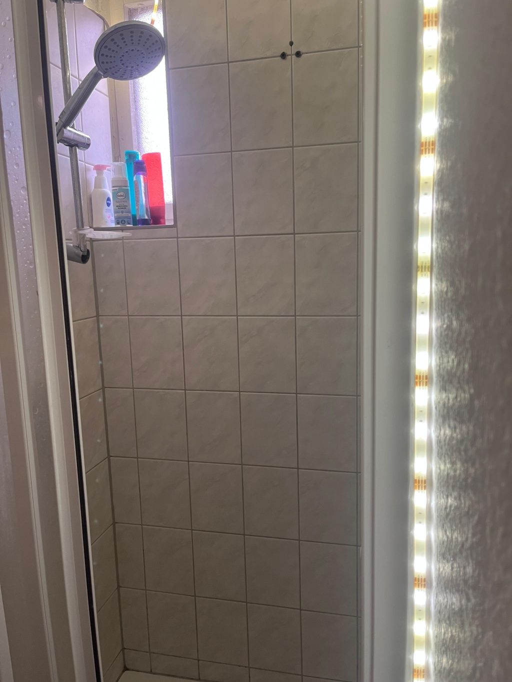 Sunny, spacious and calm 1-Room top floor Apartment in Friedrichshain, 4th floor facing south with lots of light, Sonnige & Geräumige 1-Zimmer Wohnung in Friedrichshain – Ebertystraße 54, 10249 Berlin Friedrichshain – Vorschaubild 15