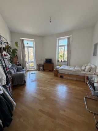 Helles Wg-Zimmer direkt am Friedberger Platz