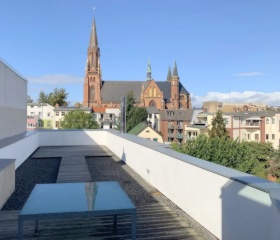 Anzeigenbild: Krasse Wohnung für coole WG /5-Raum - 205 QM