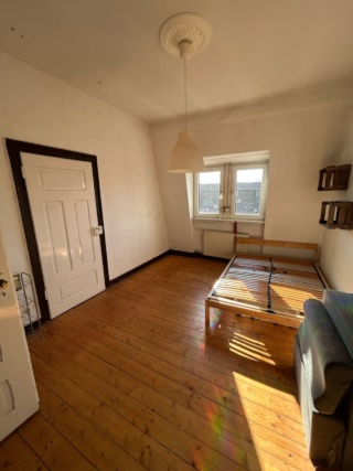 Anzeigenbild: helles Zimmer in zentraler WG