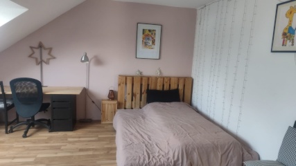 Ad image: Zum 4.1 2026 oder eher schönes helles grosses gemütliches Zimmer frei in unseren entspannten WG