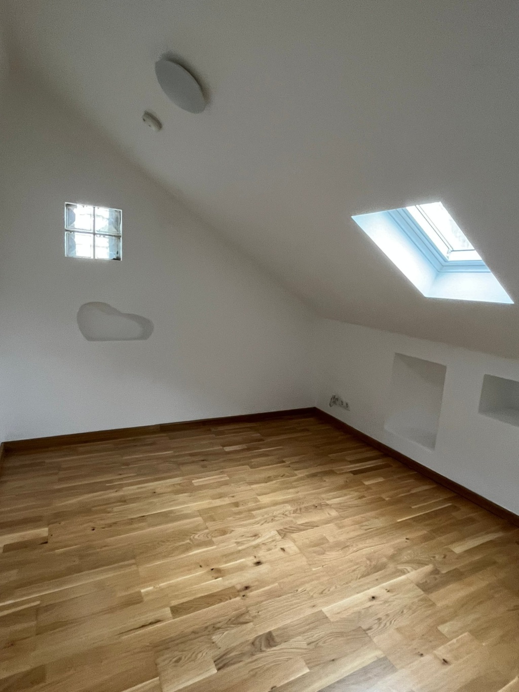 2,5 ZKB: Modern und hochwertig ausgebaute Maisonette für Studenten/junge Berufsanfänger, ruhige Hofhauslage - nur 7 Minuten zu Campus/Klinikum – Hartwigstraße 6, 34125 Kassel Wesertor – Vorschaubild 11