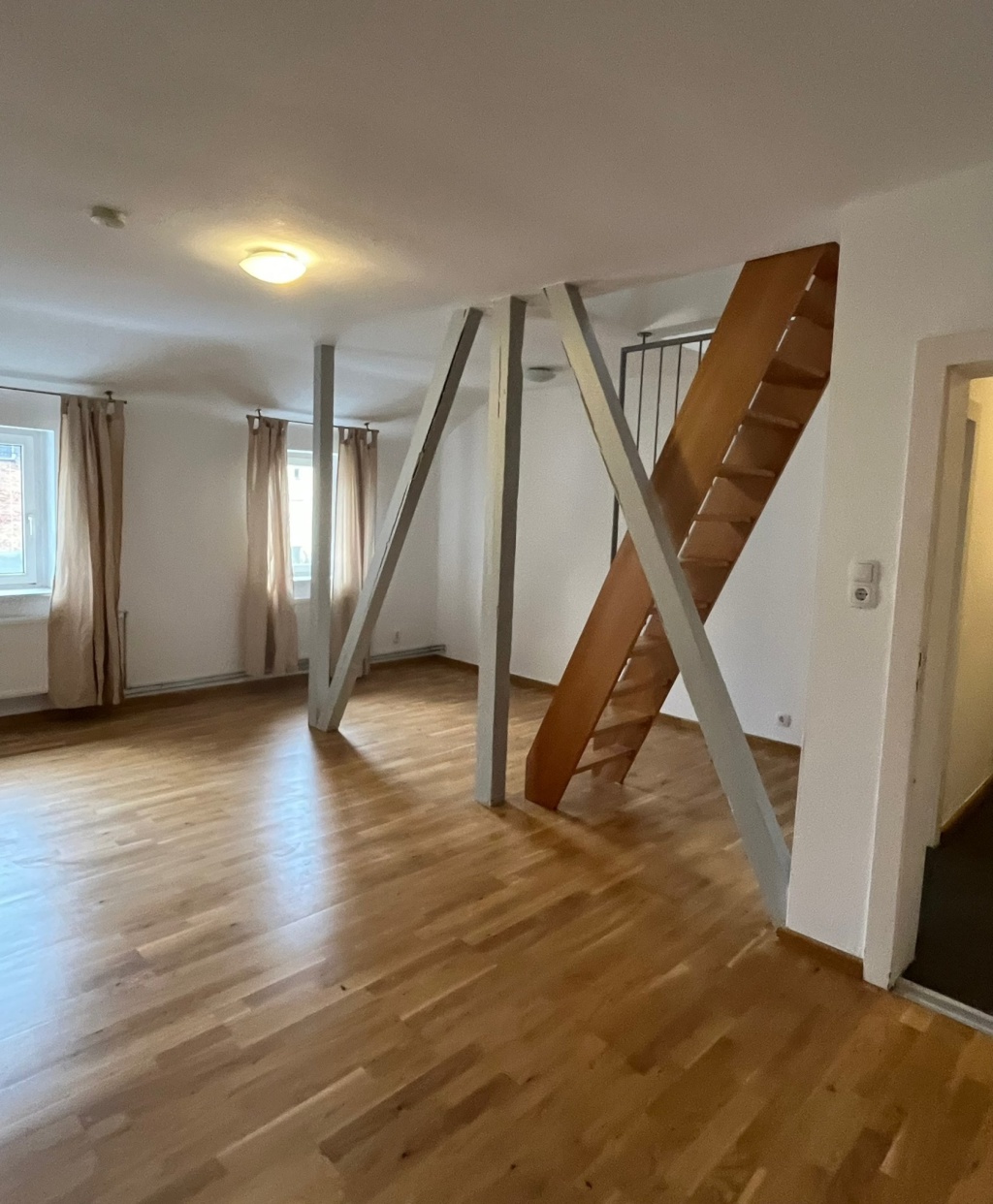 2,5 ZKB: Modern und hochwertig ausgebaute Maisonette für Studenten/junge Berufsanfänger, ruhige Hofhauslage - nur 7 Minuten zu Campus/Klinikum – Hartwigstraße 6, 34125 Kassel Wesertor – Vorschaubild 7