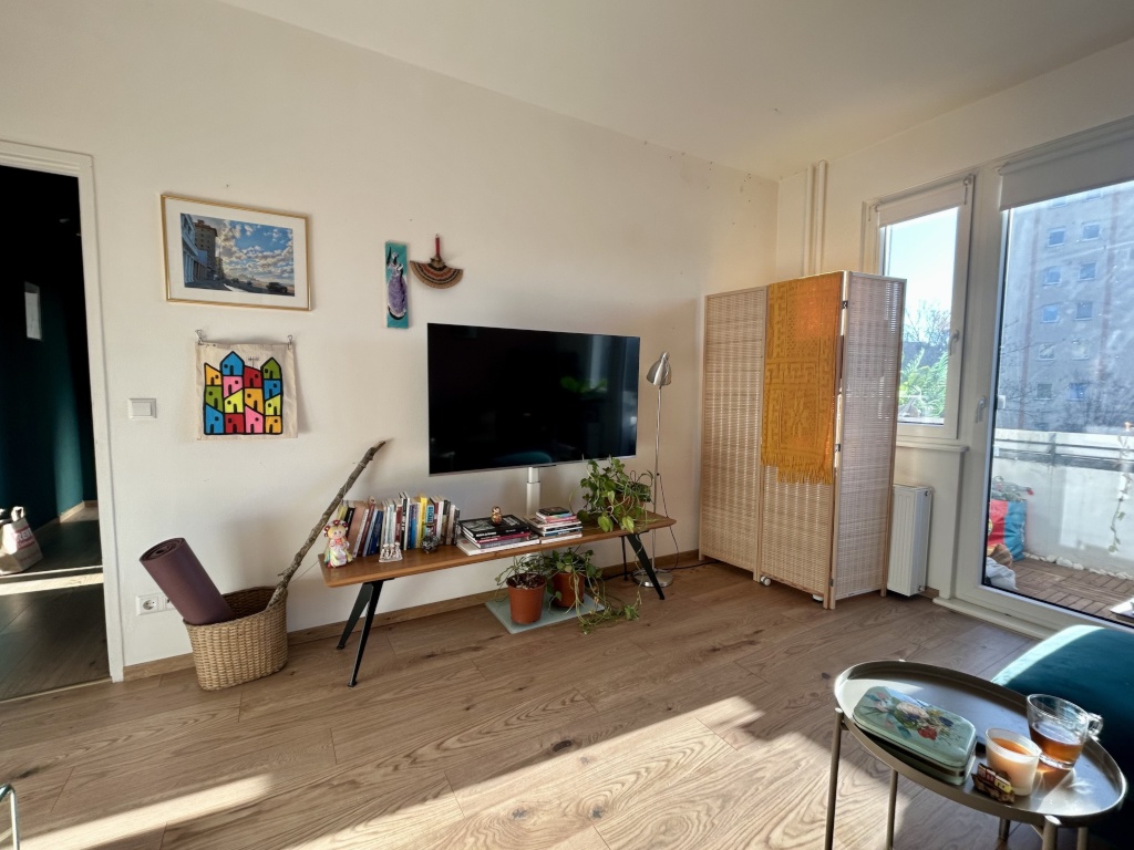 Wohnung Charlottenburg-Wilmersdorf Nürnberger Straße - daylight living room tv
