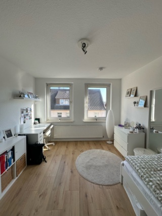 Helles WG-Zimmer in netter 3er WG