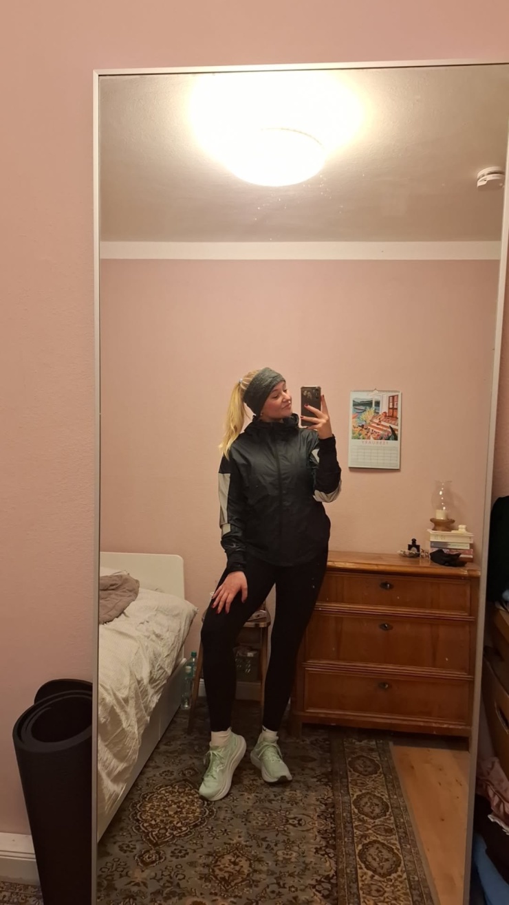 Anzeigenbild: Aktive Studentin sucht gesellige WG