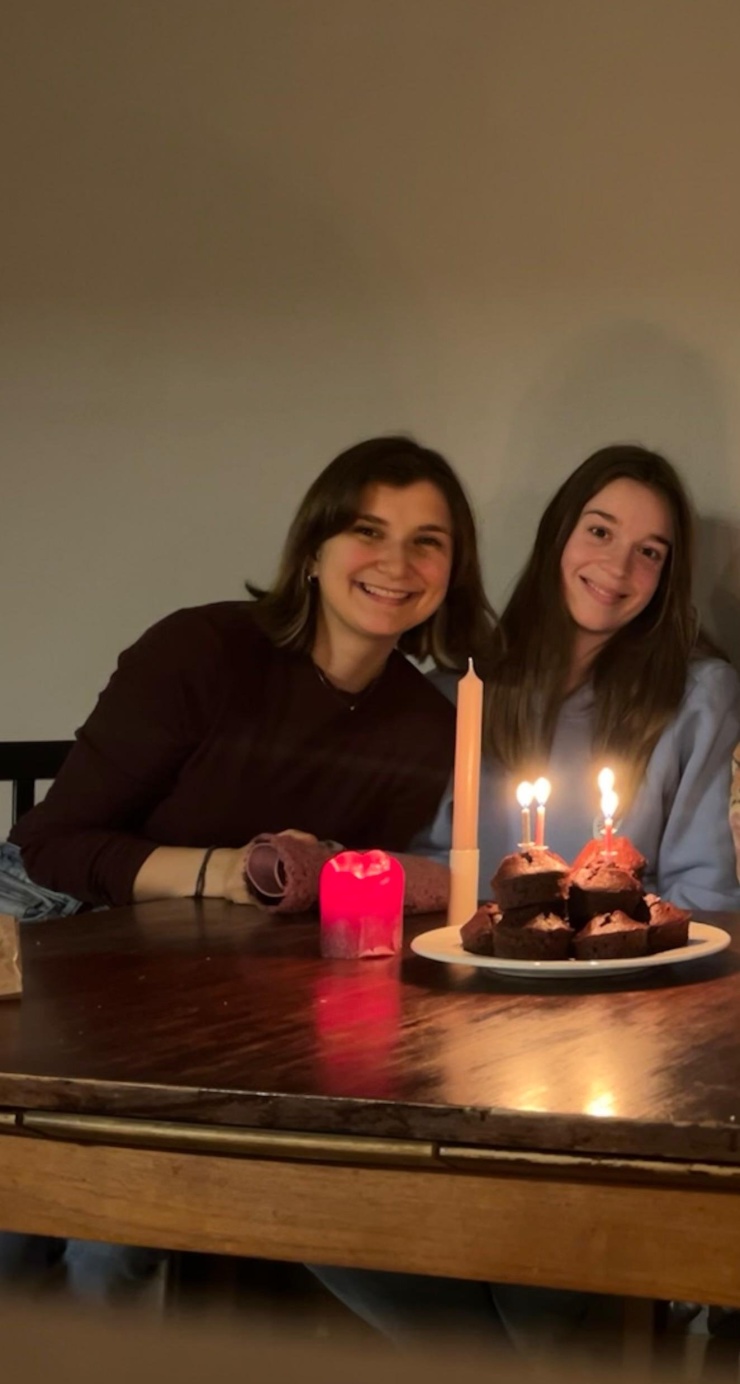 Ad image: 2 Freundinnen suchen WG