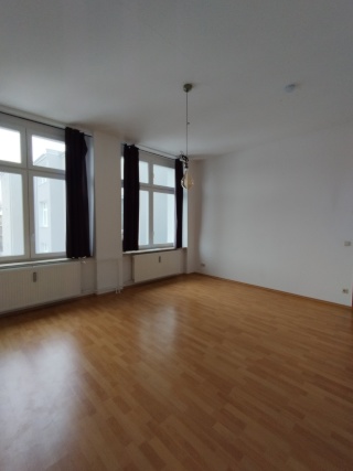 Anzeigenbild: Wunderschönes, günstiges und helles Zimmer in 3er Frauen-WG