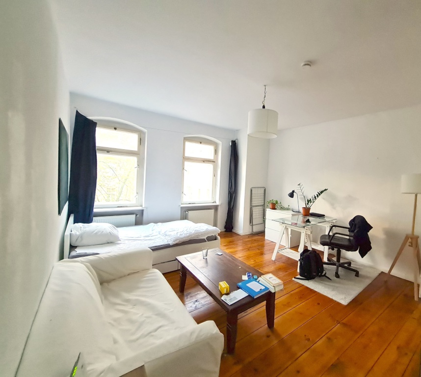 Sunny, calm & bright top floor 1-Room-Apartment in Friedrichshain / Sonnige, ruhige und geräumige 1-Zimmer-Wohnung in Friedshain – Ebertystraße 50, 10249 Berlin Friedrichshain-Kreuzberg – Vorschaubild 2