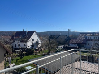 Anzeigenbild: Kleine helle Dachgeschosswohnung mit neuer Küche und Südostbalkon, frisch renoviert in Tübingen zu vermieten
