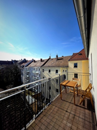 Anzeigenbild: Penthouse Feeling in der Wiesenstrasse - EIN ZIMMER NOCH FREI - Dreier WG mit Riesen Balkon