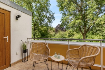 Helle 3-Zimmer Wohnung mit Balkon, Stellplatz und Einbauküche Hamburg Hummelsbüttel