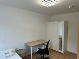 Ad image: 1 möbliertes Zimmer in neu möblierter 3-er WG