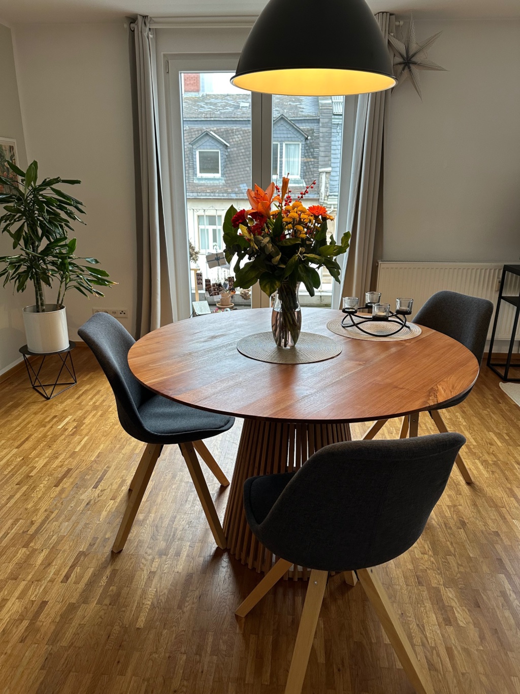 Helle und große Wohnung in zentraler Lage ab Ende September/Oktober für Pendler zur Zwischenmiete, Untermiete zu vermieten