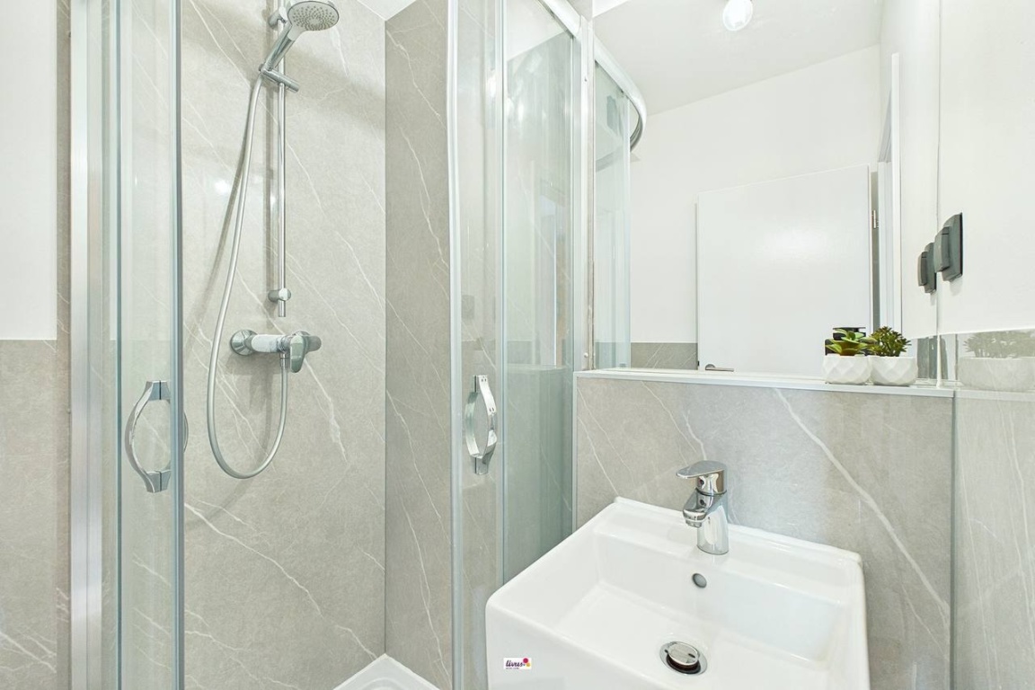 1 Room Flat Mitte Rheinlanddamm 99 - Bad