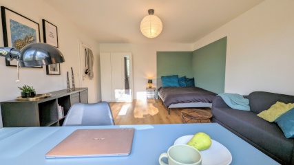 Vollmöbliertes Zimmer 21qm in 4er WG