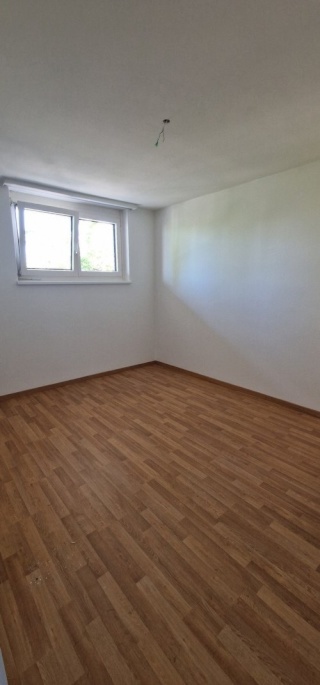 Ad image: Helles 12m2 Zimmer in renovierter 3er-WG | 720 CHF inkl. NK | 20 Min Zürich HB