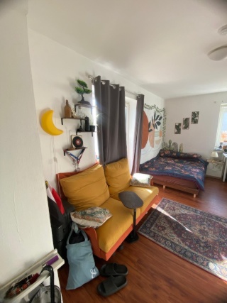 Anzeigenbild: Kurzfristige Miete (4 Monate) | WG Zimmer (möbliert) mit balkon in Lindenthal