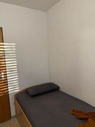 Anzeigenbild: Studentenwohnheim 300€ warmmiete mit furniture mit balkon