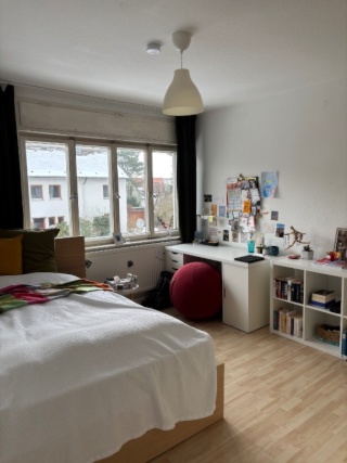 Ad image: Gemütliches 15 qm Zimmer in geselliger 4er WG!! 🌞