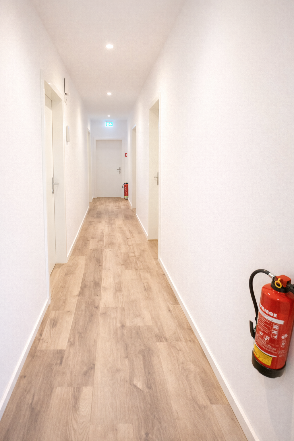 Mitten in STUTTGART ! Wunderschöne vollmöbilierte Studioapartments Ab Sofort – Neckarstraße 140/, 70190 Stuttgart Stuttgart – Vorschaubild 3