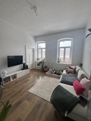 Anzeigenbild: WG-Zimmer in Altbauwohnung (befristet) in ruhiger Lage direkt im Grünen :)