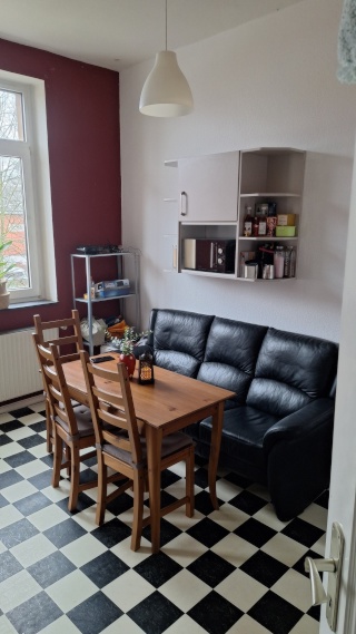 Anzeigenbild: Süßes Zimmer in 3er Altbau-WG 🌜