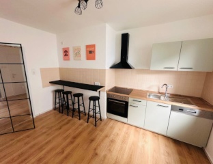 Ad image: Erstbezug! Neue Frauen WG - 3 möblierte Zimmer in Innenstadt Lage