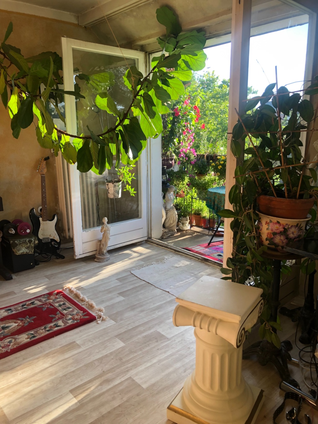cosy, golden & furnished apartment (WOMEN ONLY!)
