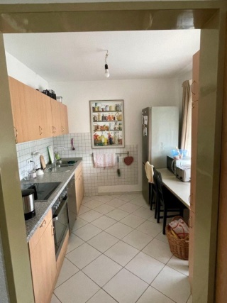Anzeigenbild: WG-Zimmer 16m2 nur für Studenten / nur für Frauen / Wohnung und WG-Zimmer ist vollmöbliert