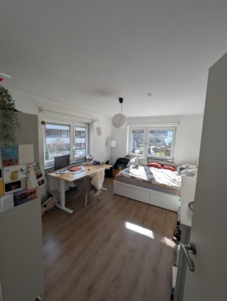 Anzeigenbild: Helles WG-Zimmer in 4er WG☀️