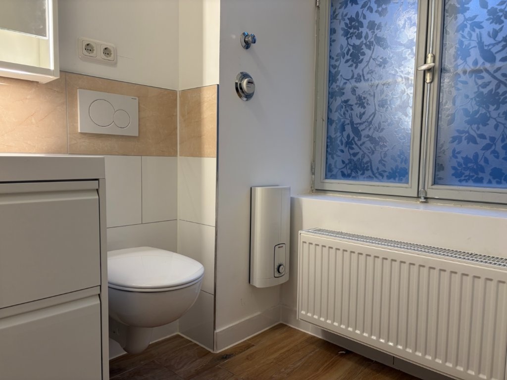 Renovierte Möblierte 1-Zimmer Wohnung, Nähe Uni – 23552 Lübeck Innenstadt – Vorschaubild 2