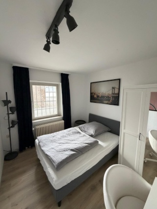 Anzeigenbild: URBANELITE.COM // No deposit! (no Kaution) // 2 minutes walk from S-Bahn station // All inclusive furnished luxury room - NEW!