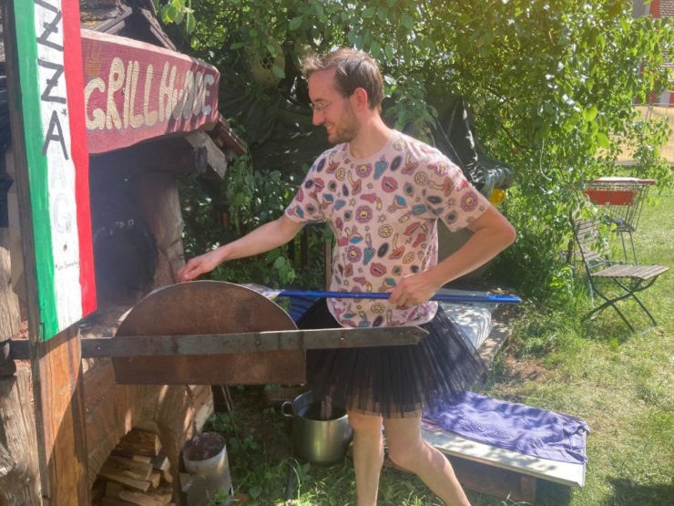 Ad image: Biete: Eigenen Wein und Brot - Suche: Gemütliche WG