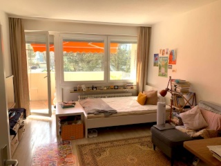 Großes WG-Zimmer mit eigenem Balkon u. Blick ins Grün - super Lage in Nürnberg!