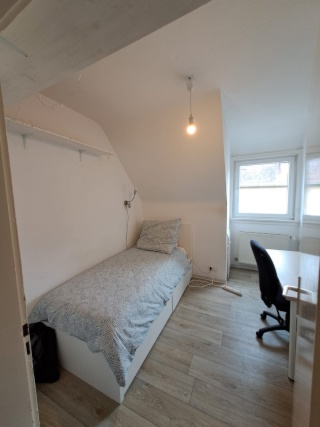 Anzeigenbild: Gemütliches WG-Zimmer in Stuttgart Ost