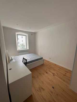 Anzeigenbild: #Huldstr24WE3Z1 - Möbliertes 15 m2 WG-Zimmer in 3er-WG in Nürnberg in renovierter Wohnung ab 01.05.2025