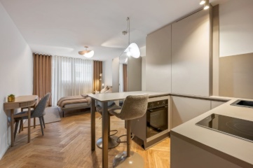 Erstbezug: Kernsanierte möblierte 1-Zimmer-Wohnung mit Balkon in Stuttgart-Süd