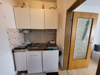 Single room with kitchen and bathroom