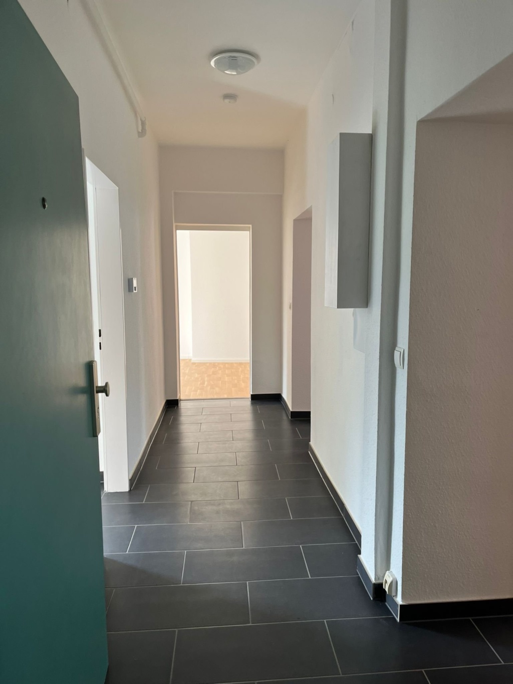 Für Singles: Modern ausgebaute 2,5 ZKB-Wohnung mit EBK für 1 Person, ruhige Hofhauslage in der Südstadt mit Blick in den Meißner – Frankfurter Straße 159, 34121 Kassel Südstadt – Vorschaubild 3