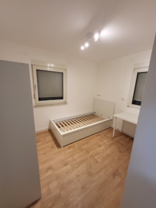 Anzeigenbild: WG Zimmer im Grünen🌴😇