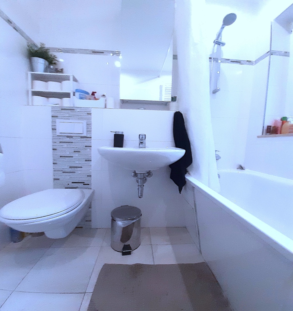 Habitación en WG Charlottenburg-Wilmersdorf Jenaer Straße - Bathroom