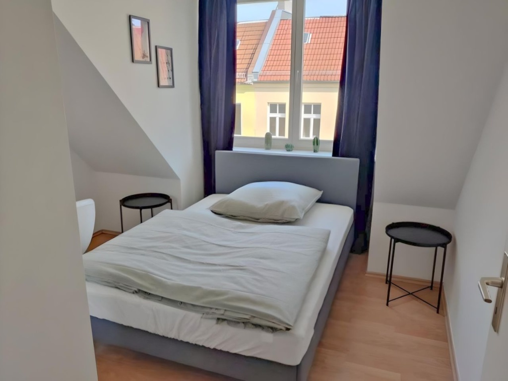 Helles Studio Apartment in lebendiger Straße (Berlin) – Schönhauser Allee, 10437 Berlin Prenzlauer Berg – Vorschaubild 4