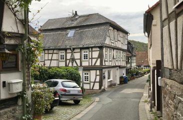 Anzeigenbild: Gemütliches WG-Zimmer in der Kronberger Altstadt (Juni–August 2026)