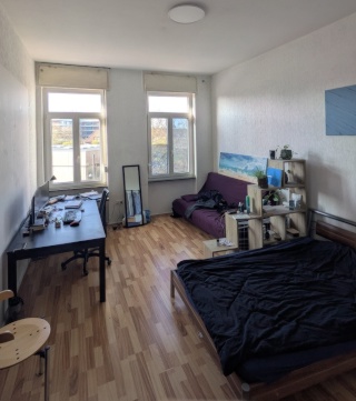 Helles Zimmer in 4er WG am Luisenring